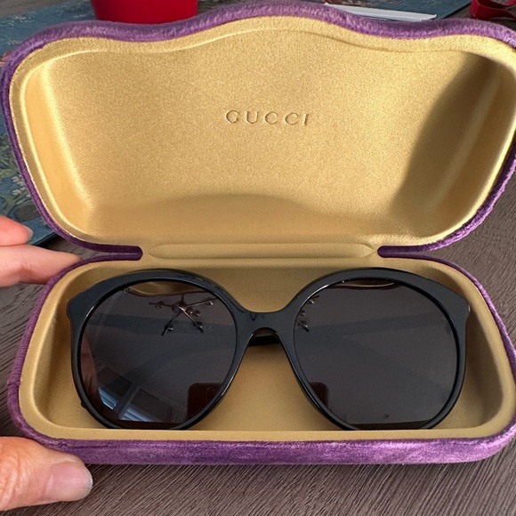 Gucci Black Sunglasses. GG0257S - Picture 3 of 12